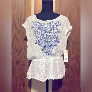 NWT Elle Boho Embroidered Top